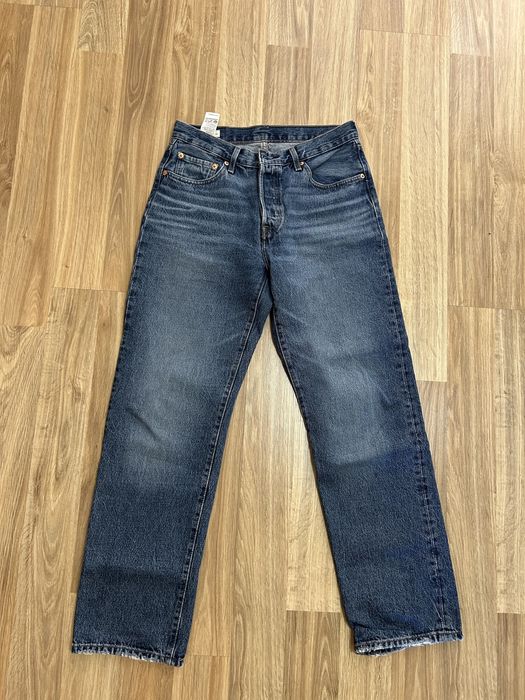 levi’s low waisted baggy jeans