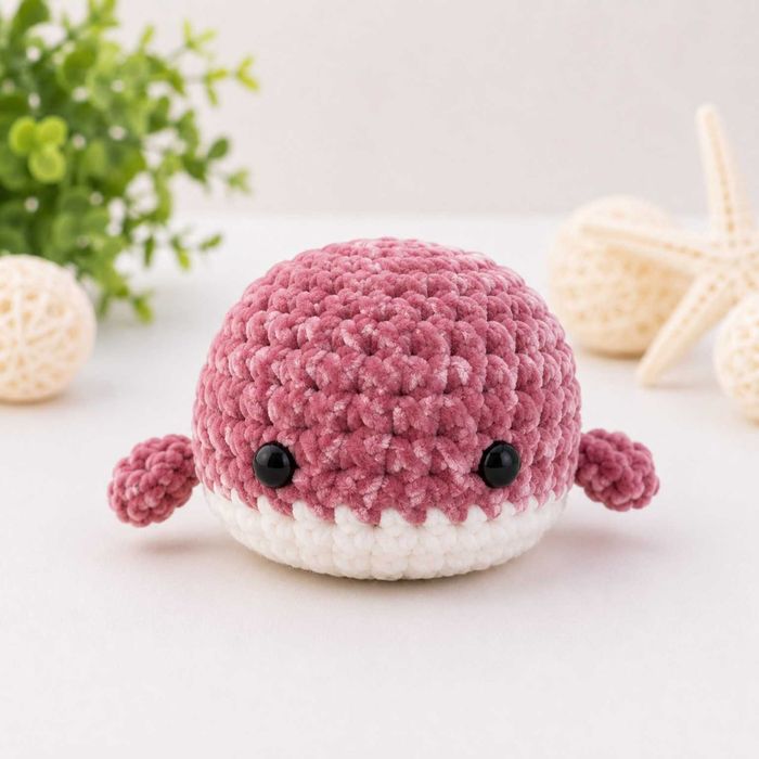 Balenă amigurumi jucărie croșetată manual – 8 cm (handmade) pentru copii