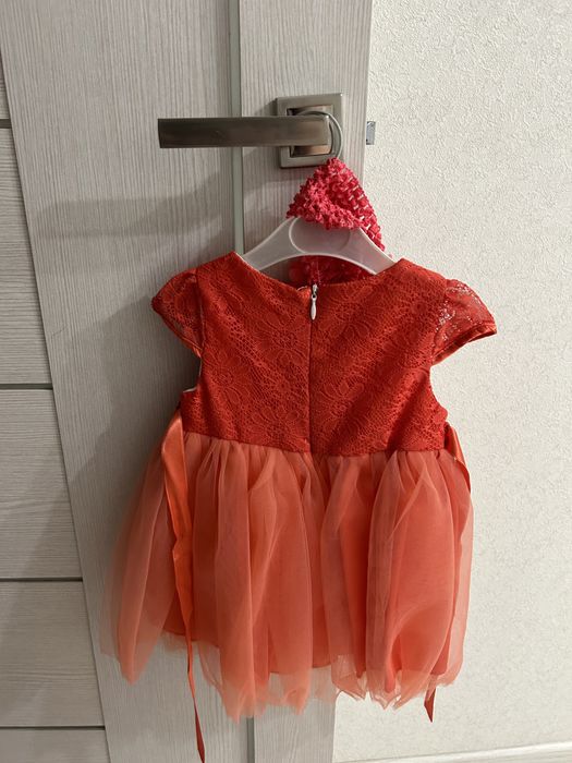 Продается нарядное платье для маленькой девочки!