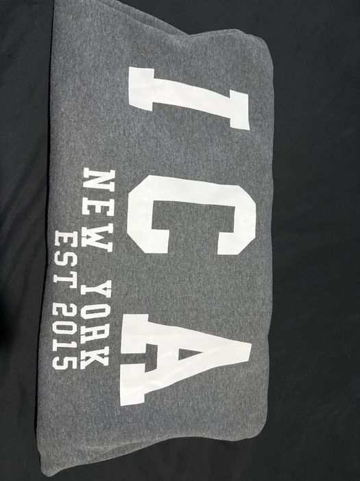 Сиво худи, размер “М” отговарящ и на “L”