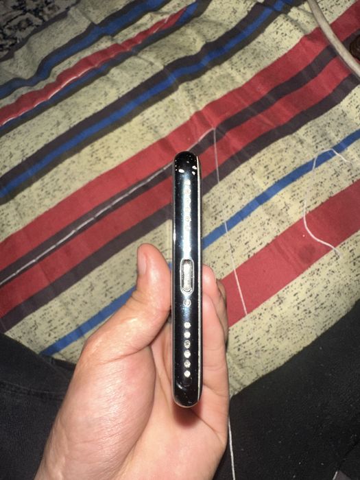 iPhone SE2020 память 128гб