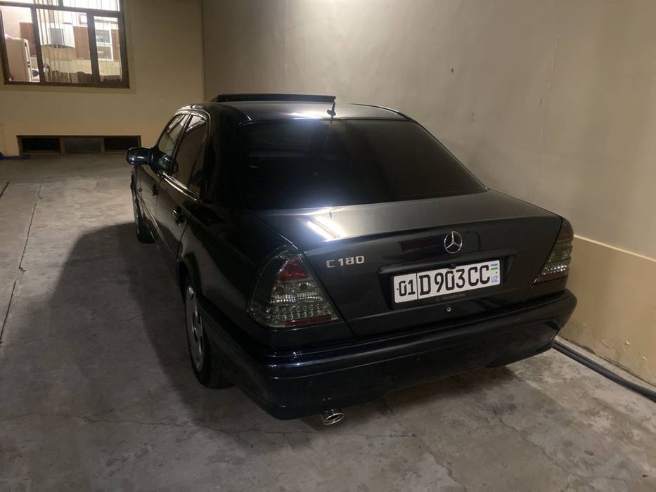 Mercedens-Benz w202  c180