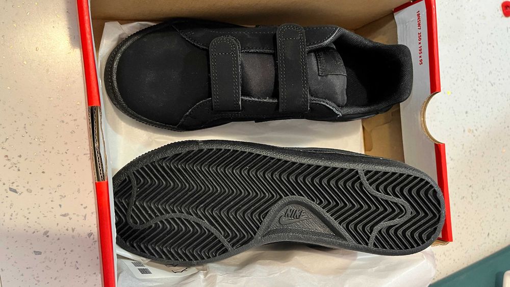 Nike, Pantofi sport de piele intoarsa cu velcro Court Royale marime 35