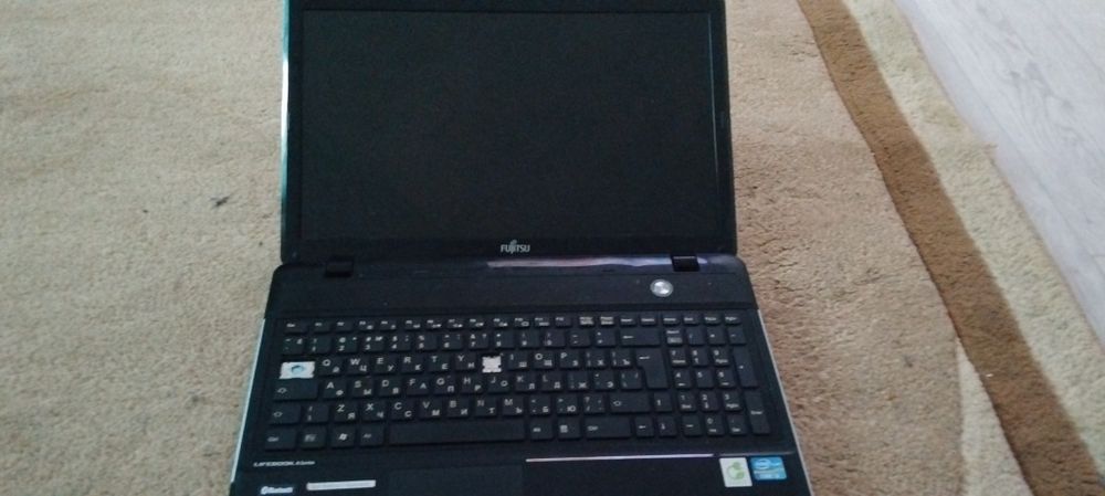 Ноутбук fujitsu.