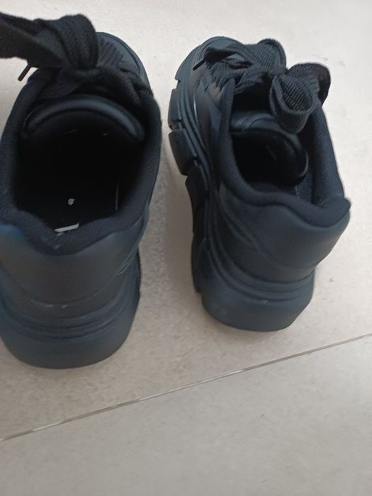 Adidasi Zara marime 40 noi