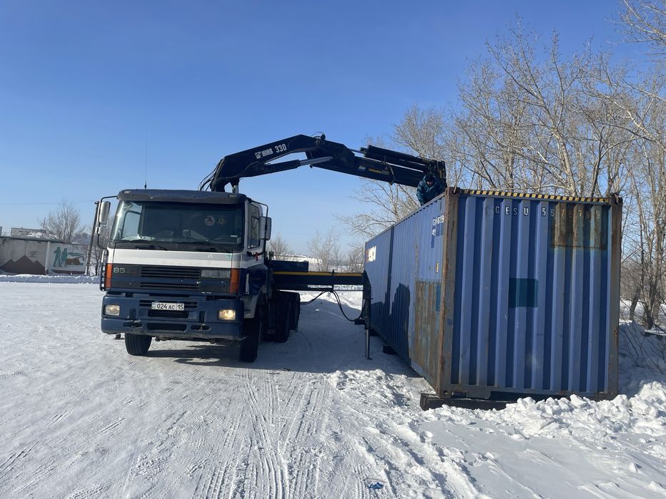 Длинномер манипулятор контейнеровоз