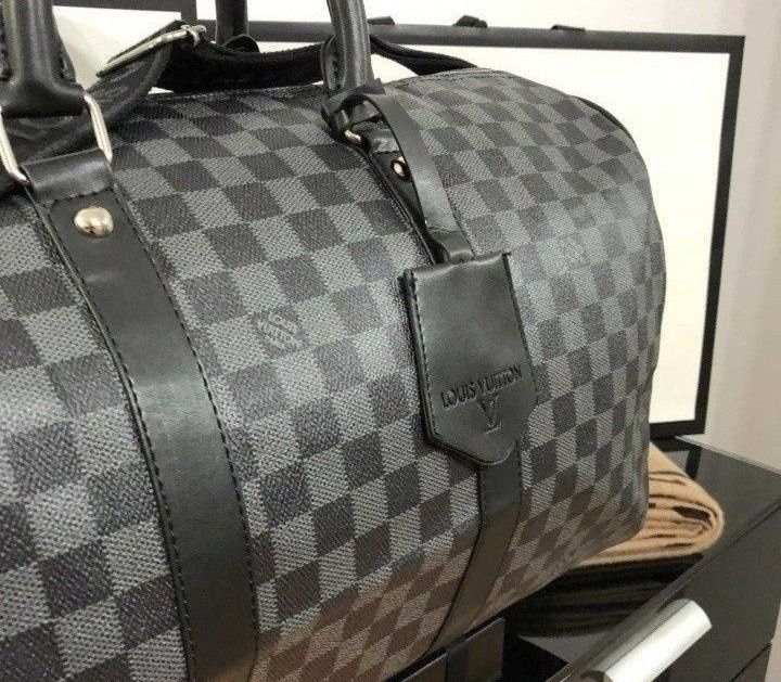 Geanta voiaj Louis Vuitton new model unisex, saculet, etichetă inclu