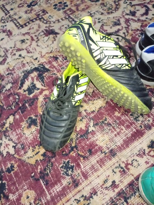 Кроссовки в хорошем качестве