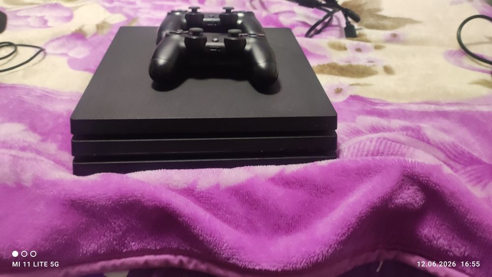 Vând Ps4 urgent.