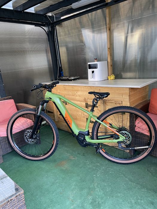 Bicicleta electrica. Cube Reaction.