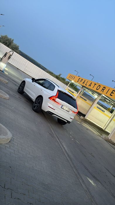 VOLVO XC60 2021 — imagine 2