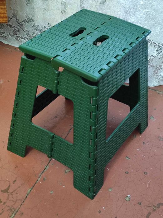 Табурет складной пластиковый
