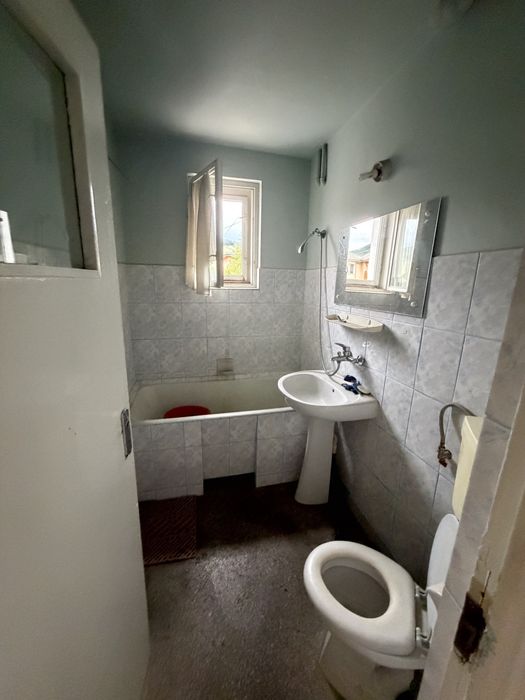 Apartament cu 2 camere si balcon