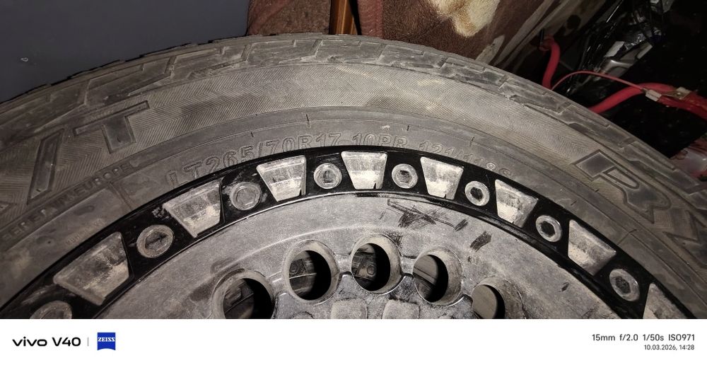 265/70R17 offroad diska va AT balon sotiladi komplekt