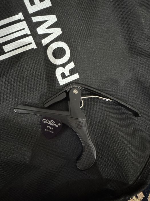 adagio Гитара сатылымда керемет жағдайда