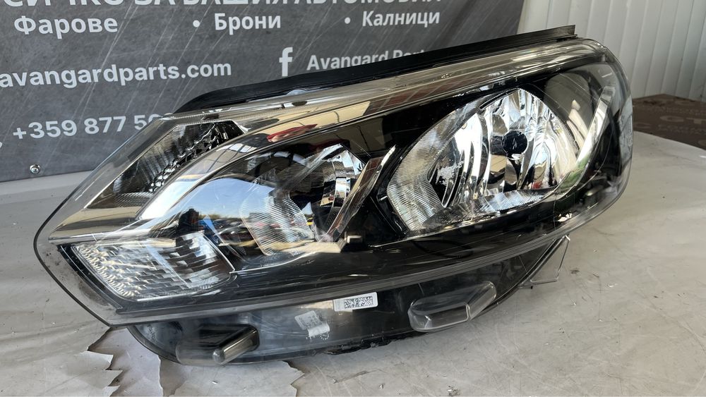 3 броя ляв и 1 брой десен фар Toyota Proace