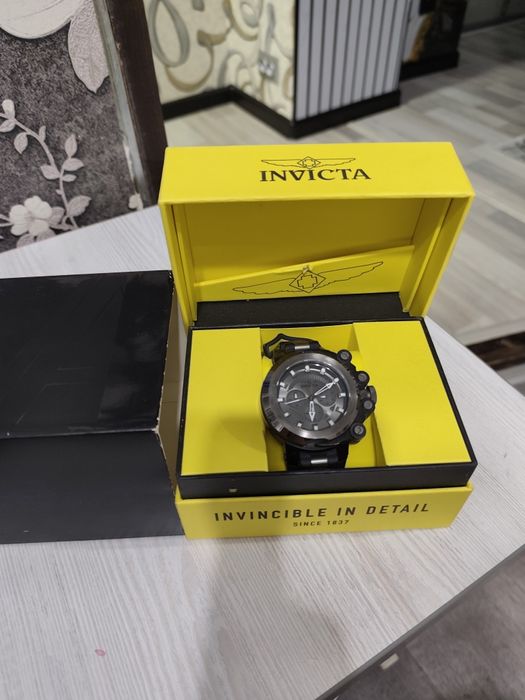 Продам часы INVICTA !!!
