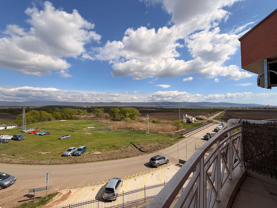 Просторен апартамент - 74 кв.м. с 2 спални и чисто ново обзавеждане, в покрайнините на Слънчев Бряг