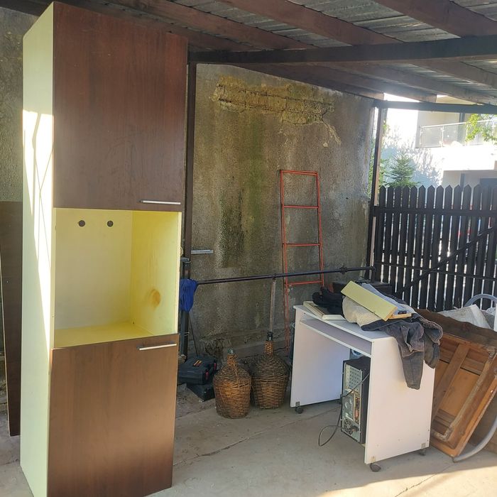 vind bucatarie folosita inclusiv plita pe gaz.