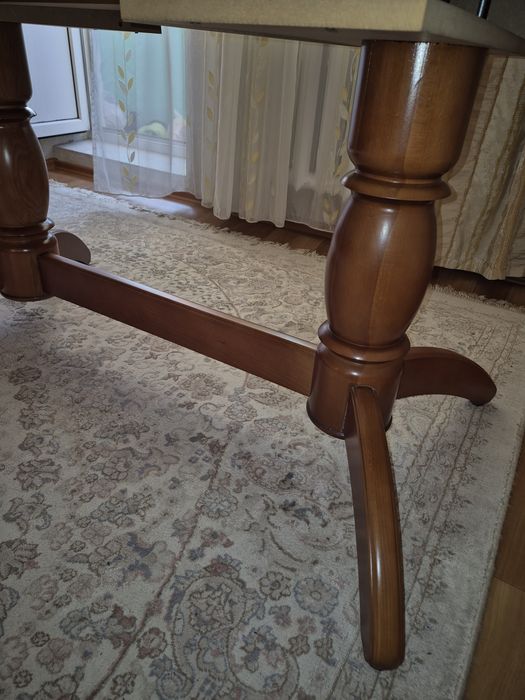 Продаю деревянный раскладной стол