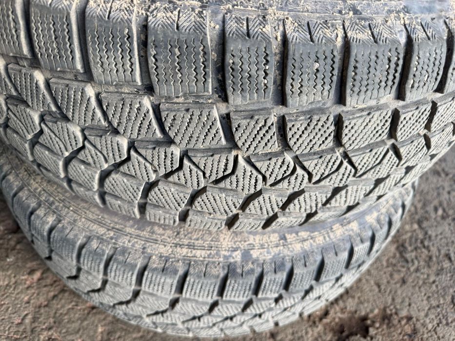 Продам резину с дисками зима  265/65/17