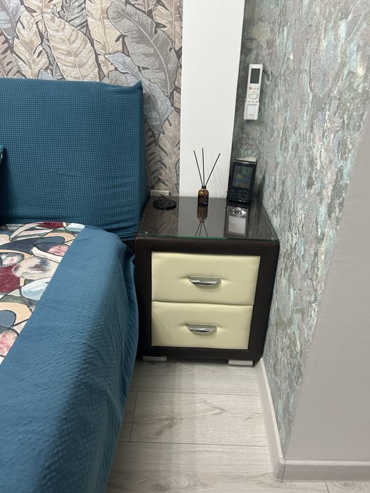 Кровать с тумбами