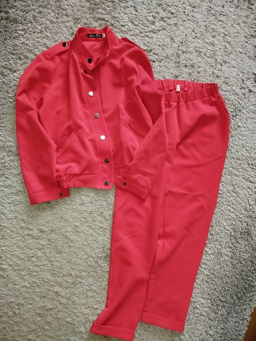 Продам женскую одежду