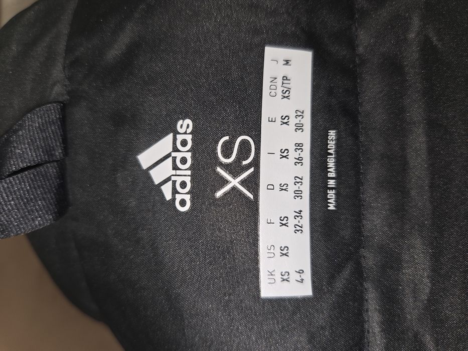 Куртка Adidas (черная, XS)