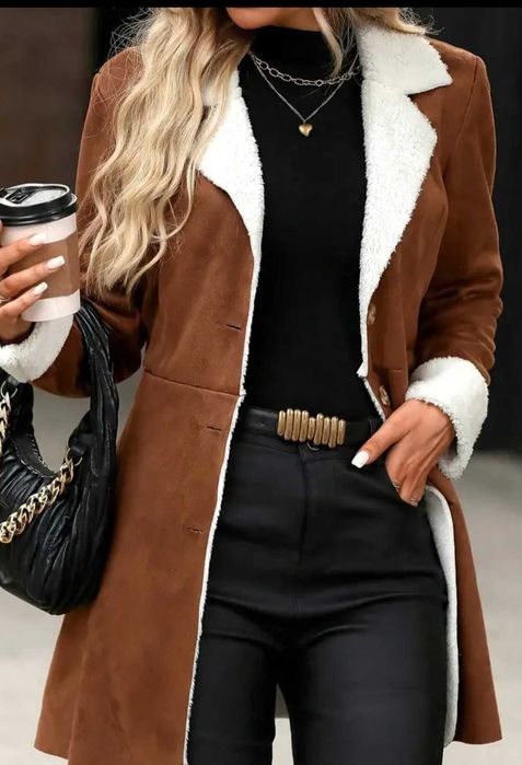 Елегантно дамско палто