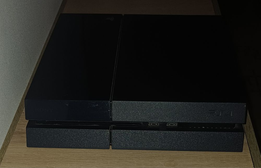 Vand PS4 slim de 1T