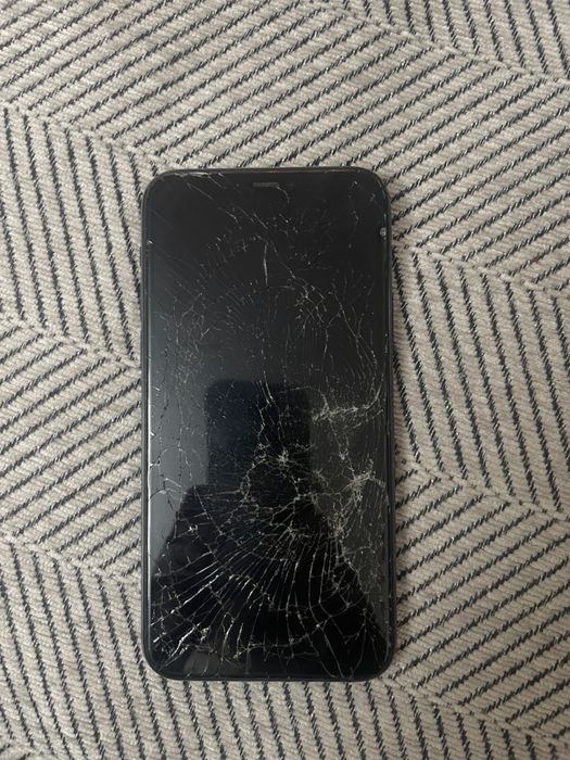 Продам айфон 11 про 256гб