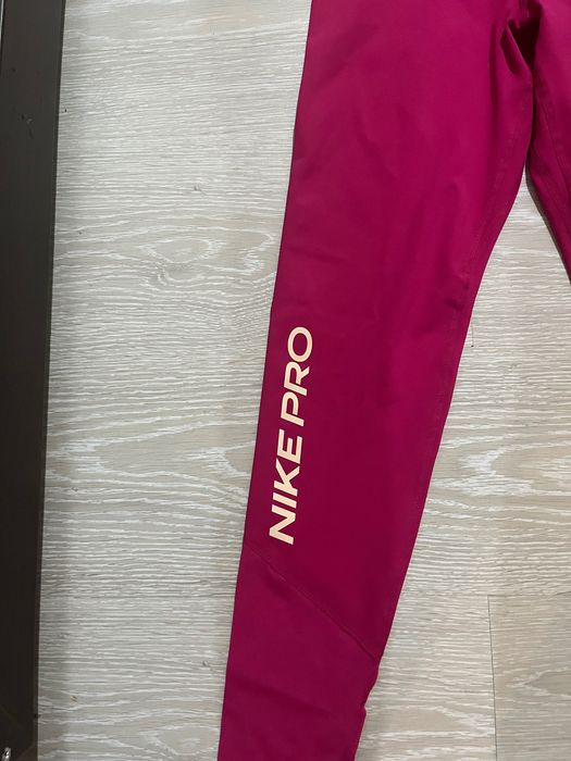 Клин  Nike  Pro,чисто нов