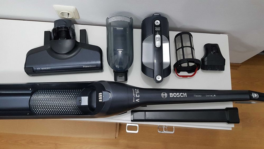 Прахосмукачка Bosch Flexxo Serie 4, може да се продава на части