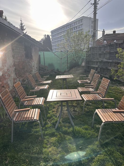 Vand mese de berarie si scaune