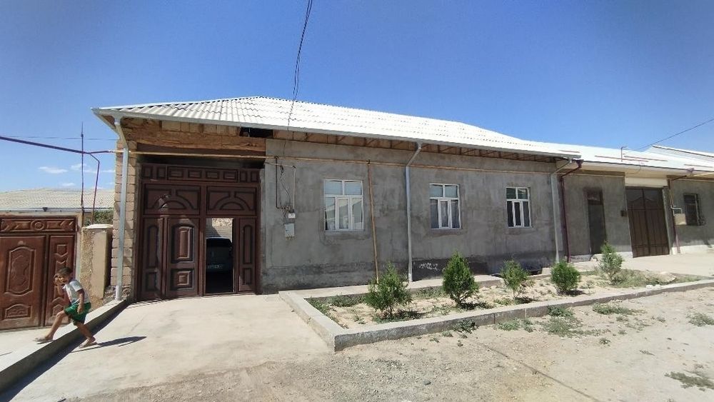 Hovli sotiladi Farxod sqvxozda