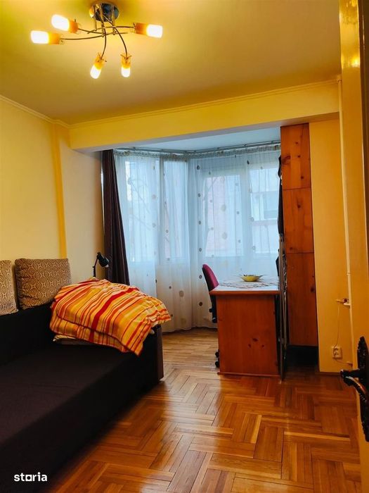 Apartament 3 camere pe Stefan Cel Mare
