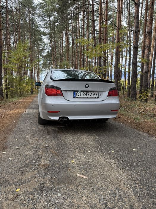 Продавам личния си автомобил