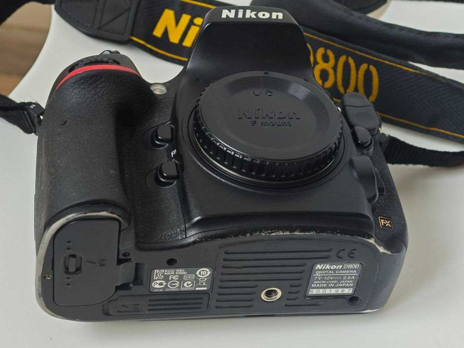 Nikon D800 карта 32ГБ, 2 аккум
+ карта 32ГБ, 2-е батарейки, зарядное.