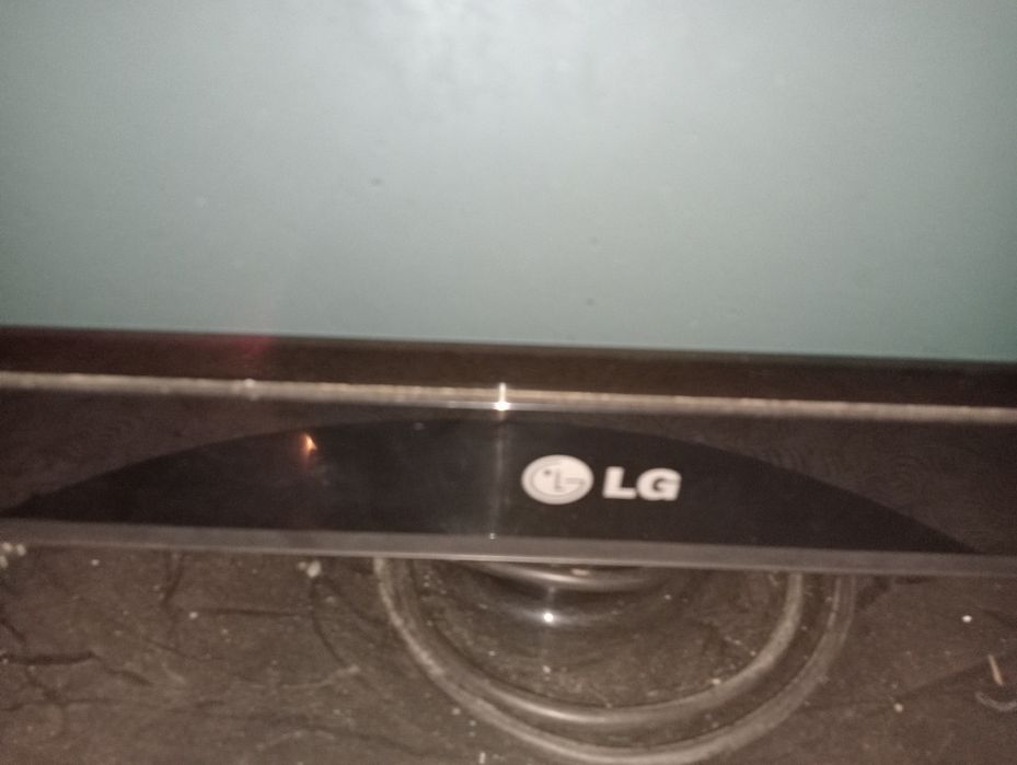 Продам телевизор LG на запчасти