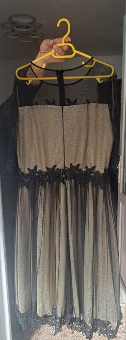 Vând rochie midi/scurta