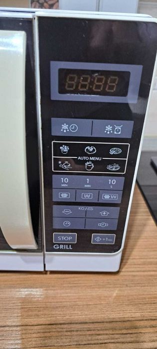 Cuptor cu microunde Sharp