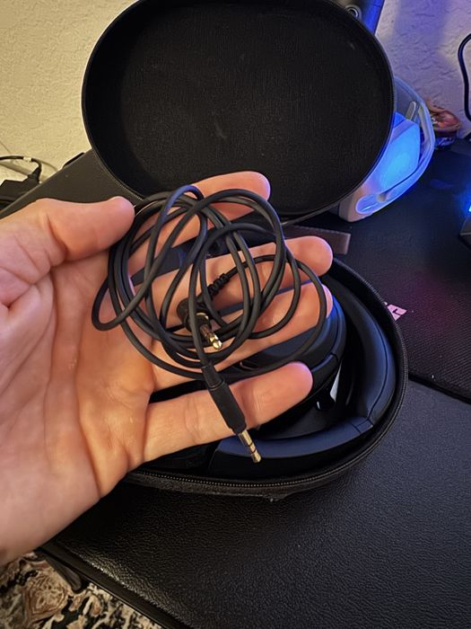 Продам Sony WH-1000XM4