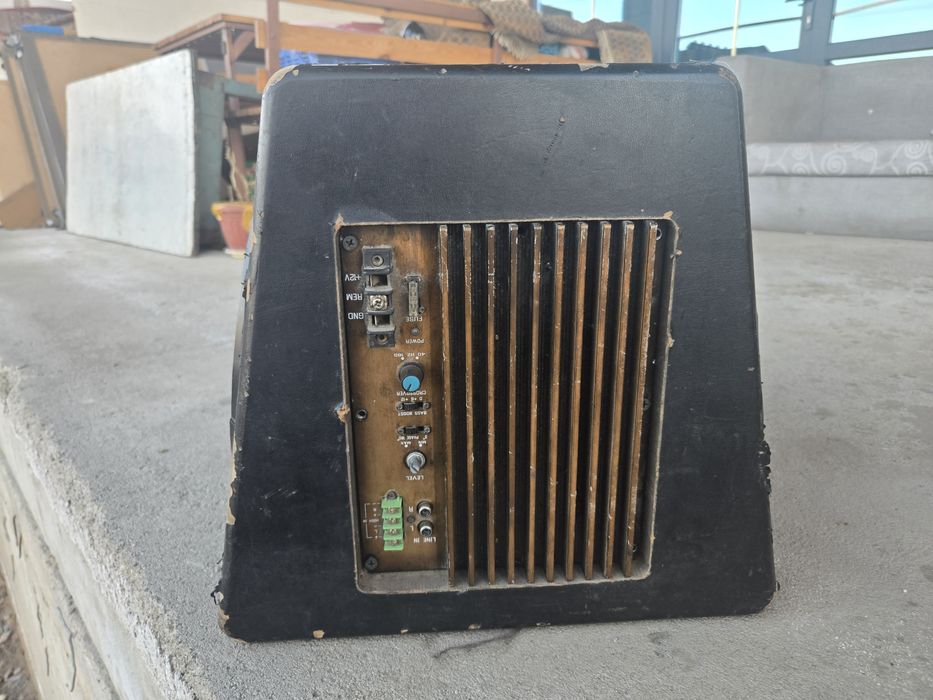 Продаю сабуфер на машину