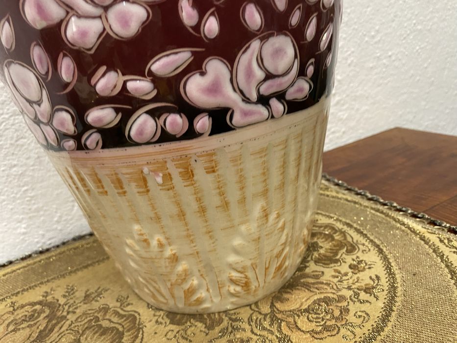 Голяма белгийска ваза от порцелан