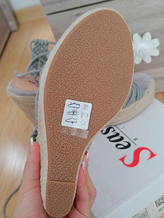 Дамски сандали с платформа