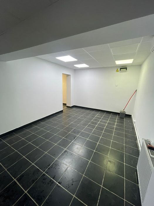 Spatiu comercial de inchiriat / Vad central