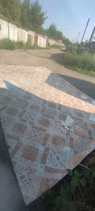 Буу линолеум сатылады.