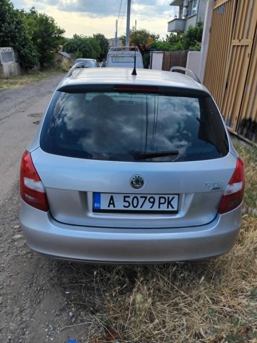 Продавам Skoda Fabia