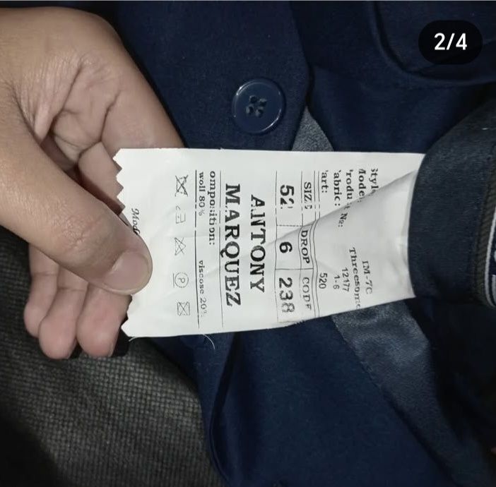 Продам костюм тёмный синий