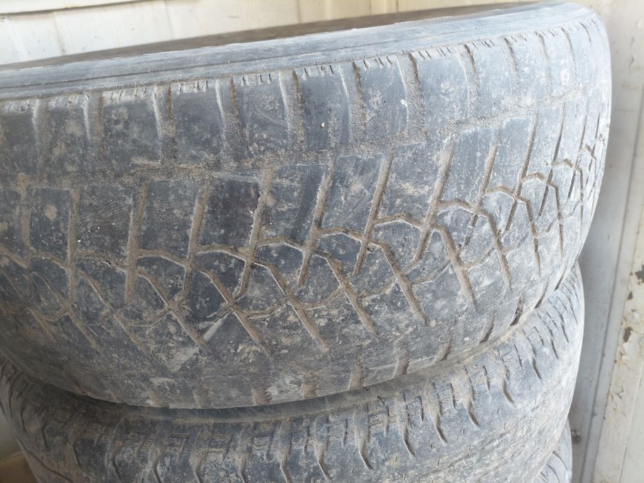 Продам шины летние бу 265/65R17